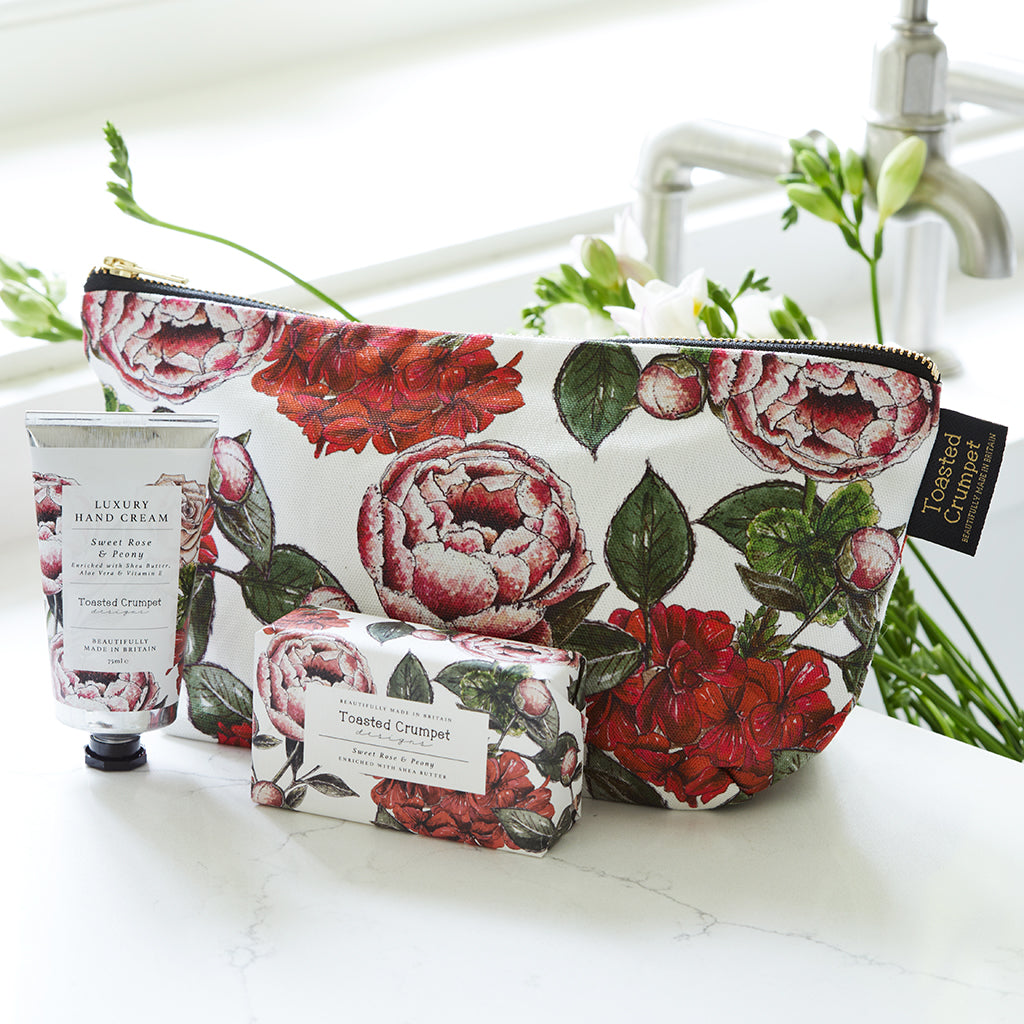 In Full Bloom Wash Bag, Handcream and Soap Set